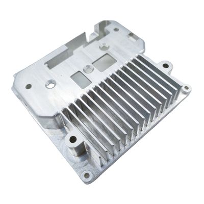 Composants de dissipateurs de chaleur CNC usinés en aluminium pour appareils électroniques