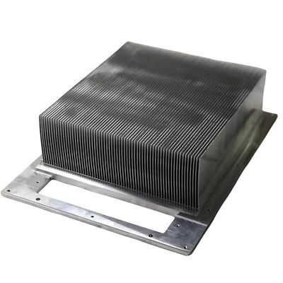 OEM Service de traitement CNC de matériaux en aluminium pour évier à chaleur à nageoires décalées