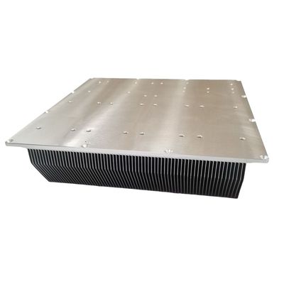OEM Service de traitement CNC de matériaux en aluminium pour évier à chaleur à nageoires décalées