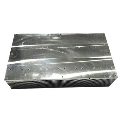 OEM Service de traitement CNC de matériaux en aluminium pour évier à chaleur à nageoires décalées