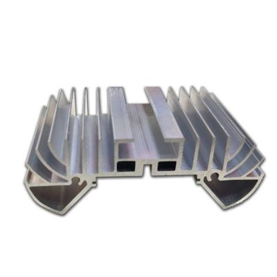 Disque à chaleur à extrusion en aluminium polyvalent Disque à chaleur en argent personnalisé esthétique