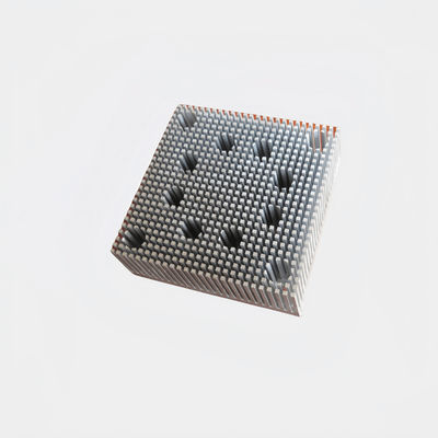 Disque thermique de forgeage à froid en aluminium léger sur mesure, résistant à la corrosion et à la conductivité thermique